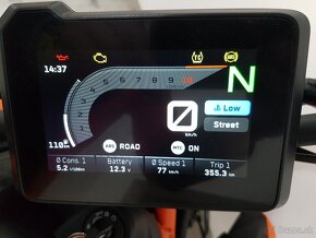 KTM 390 Duke 2024 orange - 5