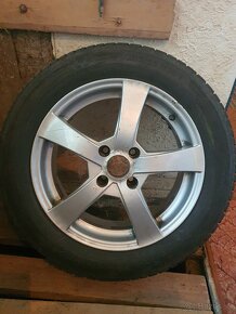 Predám zimné pneu 205/55 R16 s elektronami 7J x16 e=32 - 5