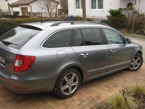 Predam Skoda Superb 2,0 Tdi 125KW r.2011 Automat 239000km - 5