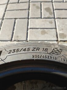 Predám pneumatiky 235/45 r18 - 5