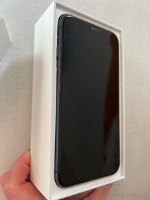 Apple iPhone 11 64GB - 5