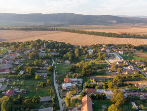 Slnečný a rovinatý pozemok | 1288 m² | Žarnov - 5