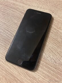 iPhone 8 / 64GB Super stav - 5