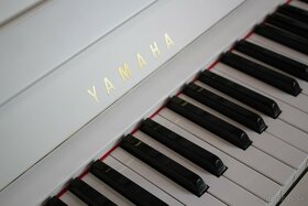 Klavír Yamaha biela mat - 5