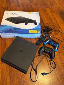 PS4 slim 500gb a 2 ovládače s nabíjačkou - 5