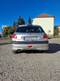 Peugeot 206 1.4 55 KW 2010 - 5