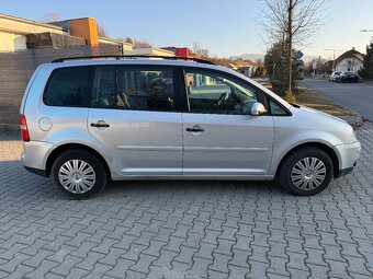 Volkswagen Touran 1.9 TDI DSG - 5