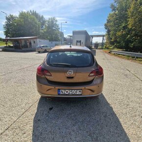 Opel Astra 1.4T  2015 - 5