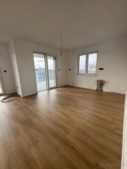 Nadštandardný 4 izbový PENTHOUSE v Nových Zámkoch - 5