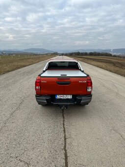 Toyota Hilux DC 2.4 I D - 4D Active 4x4 A/T - 5