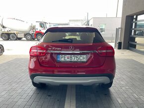 Mercedes-Benz GLA 200 - 5