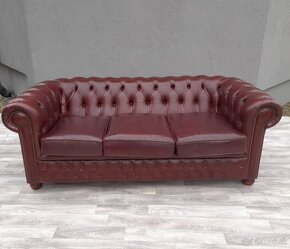 Pohovka Chesterfield. - 5