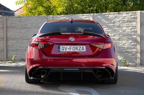 Alfa Romeo Giulia 2.9 Twin Turbo V6 510 AT QV - 5