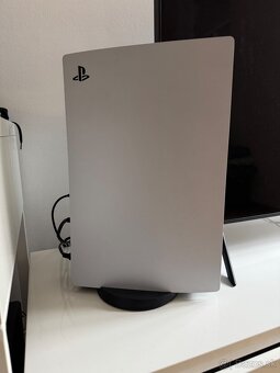 PS5 Digital s 2 ovládačmi. - 5