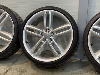 Audi 245/35 R20 - 5