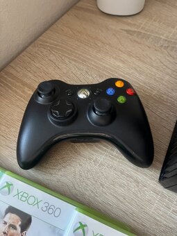 Xbox 360 + kinekt + ovladače - 5