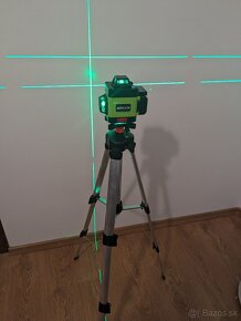 NIVELACNY LASER 4D 16 LINIOVY, STATIV, DVE BATÉRIE - 5