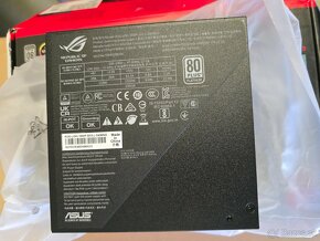 Asus ROG LAKI 1000W PLATINUM - 5