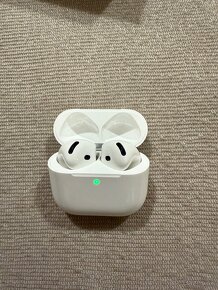 Apple AirPods 4 - 5