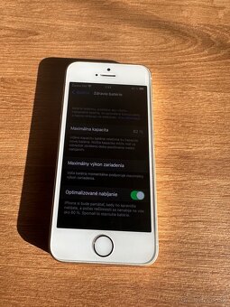 Apple iPhone SE 32GB Gold - 5