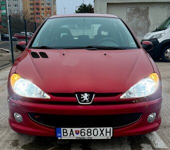 Peugeot 206 1.4i - 55KW - Čerevený - plne pojazdný - 5