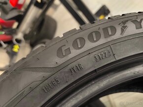 Goodyear Ultragrip 235/50 R17 100V - 5