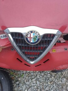 Predám prednú masku na alfa romeo 156 rok výroby 2001 - 5