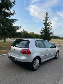 Volkswagen Golf 5 Comfort = 1.6 FSI, 85kW, Benzin = - 5