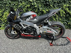 Aprilia Tuono V4 1100 - 5