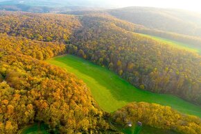 Podbranč –POZEMOK 5.200 m2 na MOBILNÝ DOM pod lesom - 5