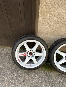 Japan racing jr3 8x18 5x114,3 a 5x120 - 5