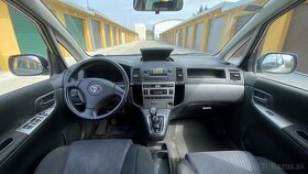 Toyota Corolla Verso - 5