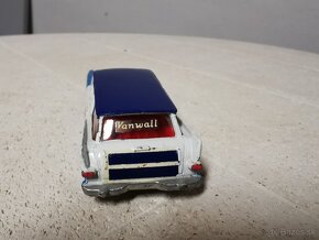 Corgi toys Plymouth Sports - 5