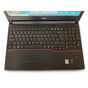 Fujitsu LifeBook E554 i3-4000M 8 GB RAM 180 GB SSD 15.6" - 5