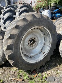 predám zadné kolesá R 28 30 na zetor major - 5