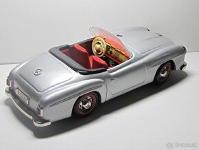 Schuco 2095, Mercedes - Benz 190 SL cabrio - 5