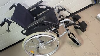 invalidny vozík 51cm pridavne brzdy pre asistenta odľahčeny - 5