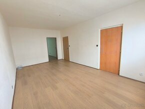 NAJLACNEJŠÍ VEĽKÝ 64,30M2 2 IZB.BYT S BALKÓNOM HOREHRONIE - 5