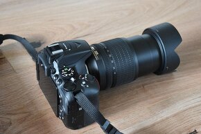 Nikon D5600 - wifi BT - dotyk. display AF VR objektiv 18-105 - 5