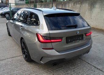 BMW Rad 3 Touring 330i M-Packet, Black Packet,Panorama,360 k - 5