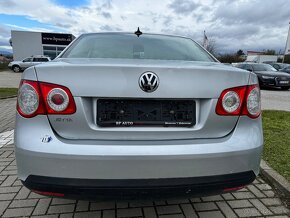 Volkswagen Jetta - 5