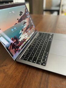 APPLE MACBOOK AIR 13" M1 256GB (2020) / Vesmírne sivý - 5