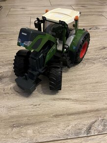 Bruder Fendt traktor + vlečka - 5