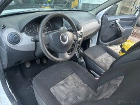 Predám dacia sandero 1.4i - 5