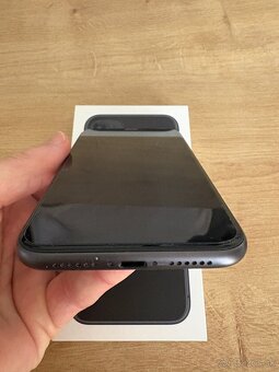 Apple iPhone 11 64GB black - 5