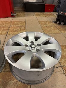 Predam Originalne Skoda VW hlinikove disky R16 5x112 - 5