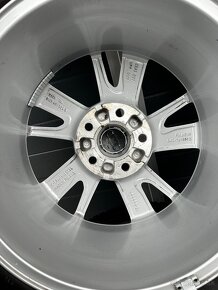 5x112 R16 7J ET35 Audi A4 + 205/60 R16 zimné - 5