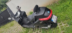 Predám Piaggio X-Evo 125 v TP, reálne 200 - 5