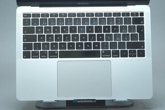 ZÁRUKA/Macbook Air 13.3"/I5 1.6GHZ/8GB RAM/256GB SSD Silver - 5