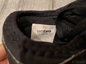 Kopačky halovky zn. Umbro vel. 42 (reálne 41) - 5